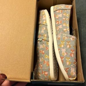BRAND NEW TOMS Alpargata women’s size 8 Foxes